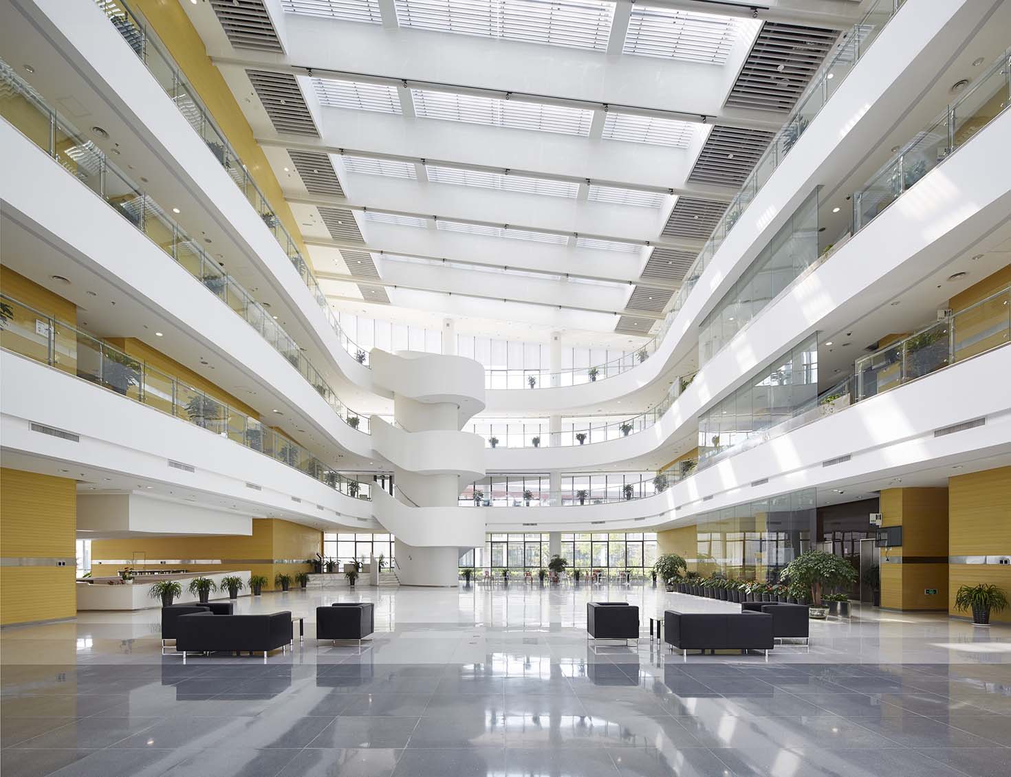 1660024813180431.jpg 综合办公楼内装修实景照片.jpg